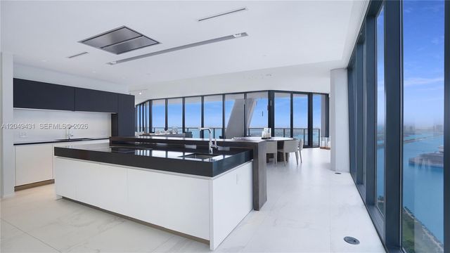1000 Biscayne Blvd 4401, Miami, FL 33132