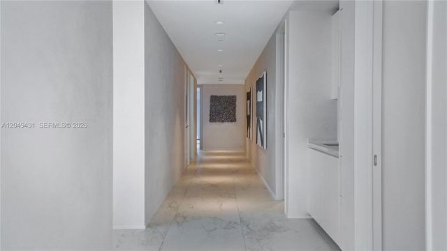 1000 Biscayne Blvd 4401, Miami, FL 33132