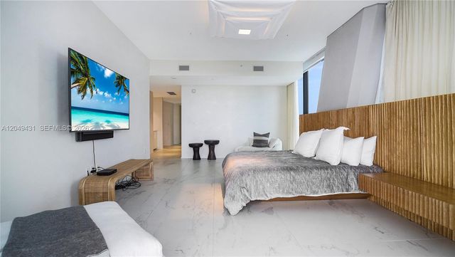 1000 Biscayne Blvd 4401, Miami, FL 33132