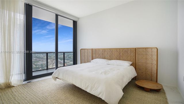 1000 Biscayne Blvd 4401, Miami, FL 33132