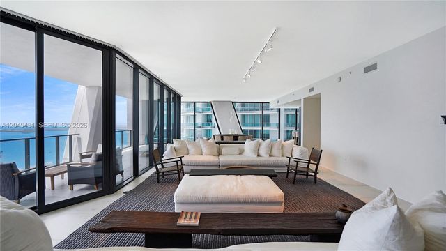 1000 Biscayne Blvd 4401, Miami, FL 33132