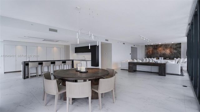 1000 Biscayne Blvd 4401, Miami, FL 33132