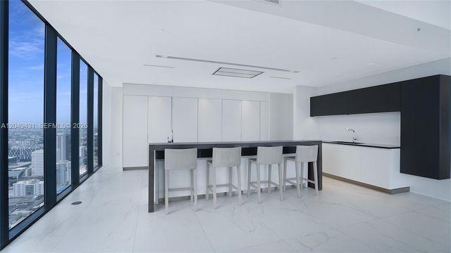 1000 Biscayne Blvd 4401, Miami, FL 33132