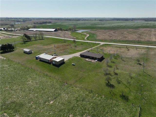 16468 K 16 Highway, Oskaloosa, KS 66066