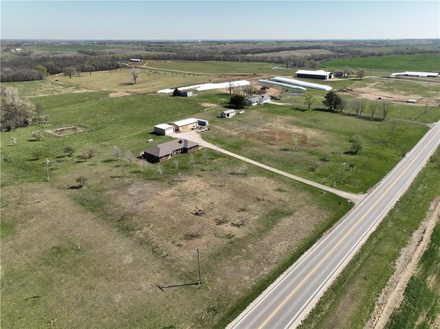 16468 K 16 Highway, Oskaloosa, KS 66066