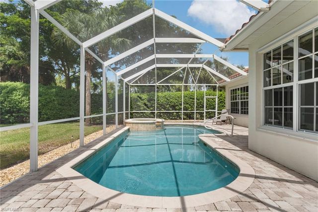 20000 Seadale CT, Estero, FL 33928