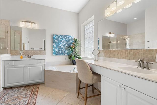 20000 Seadale CT, Estero, FL 33928