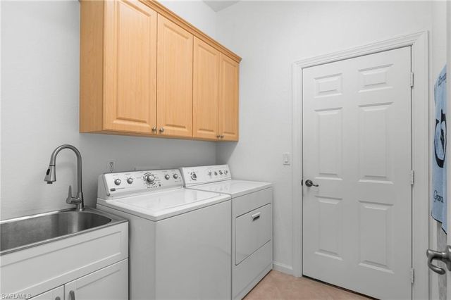 20000 Seadale CT, Estero, FL 33928