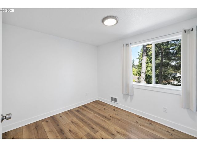 13450 DUANE St, Oregon City, OR 97045