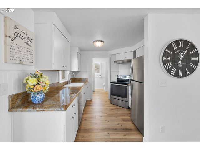 13450 DUANE St, Oregon City, OR 97045