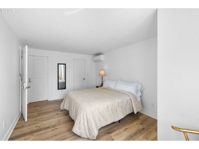 13450 DUANE St, Oregon City, OR 97045