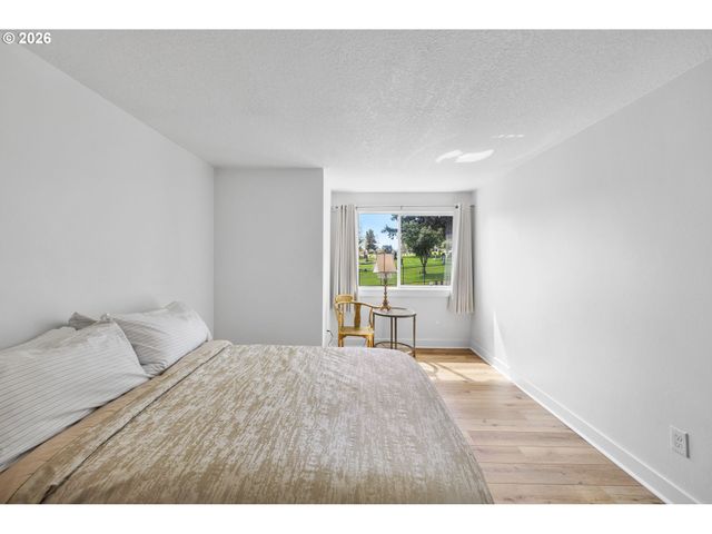 13450 DUANE St, Oregon City, OR 97045