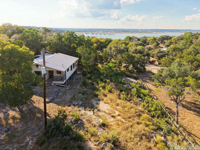 617 Canyon Edge, Canyon Lake, TX 78133