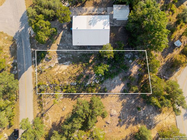 617 Canyon Edge, Canyon Lake, TX 78133