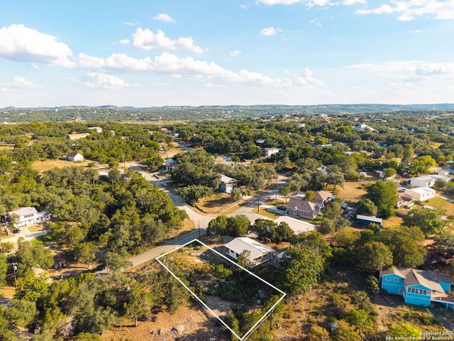 617 Canyon Edge, Canyon Lake, TX 78133