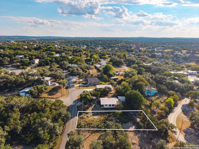 617 Canyon Edge, Canyon Lake, TX 78133