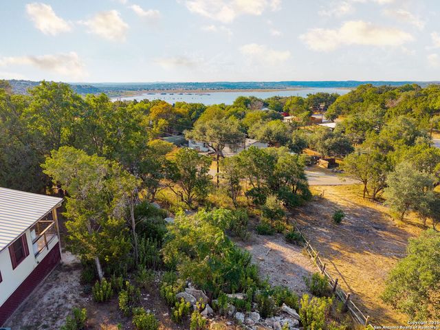 617 Canyon Edge, Canyon Lake, TX 78133