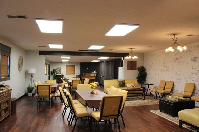 1409 W Kirkwood Ave, Bloomington, IN 47404