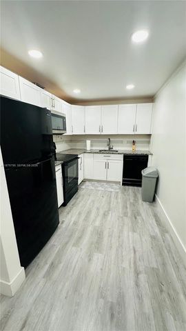 7100 NW 17 111 111, Plantation, FL 33313