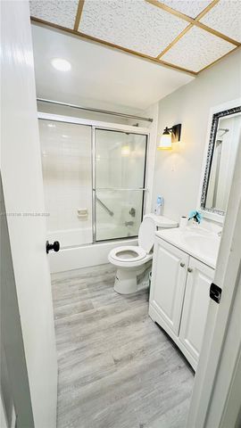 7100 NW 17 111 111, Plantation, FL 33313