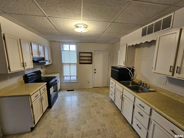 207 N 8TH Street, Mt Vernon, IL 62864