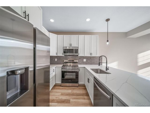 2714 W Greens Ln, Littleton, CO 80123