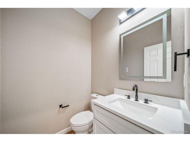 2714 W Greens Ln, Littleton, CO 80123