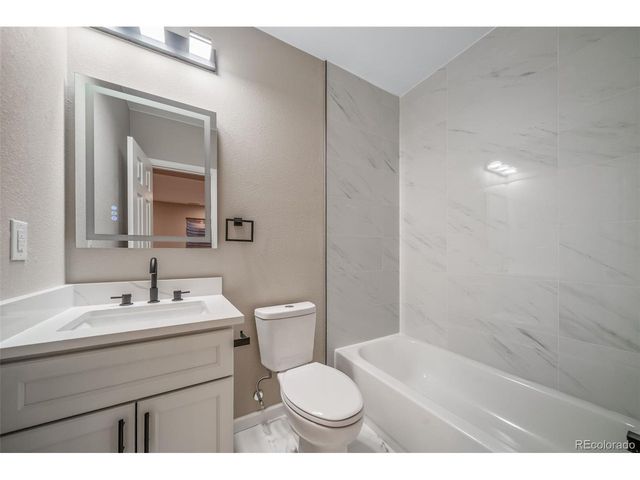 2714 W Greens Ln, Littleton, CO 80123