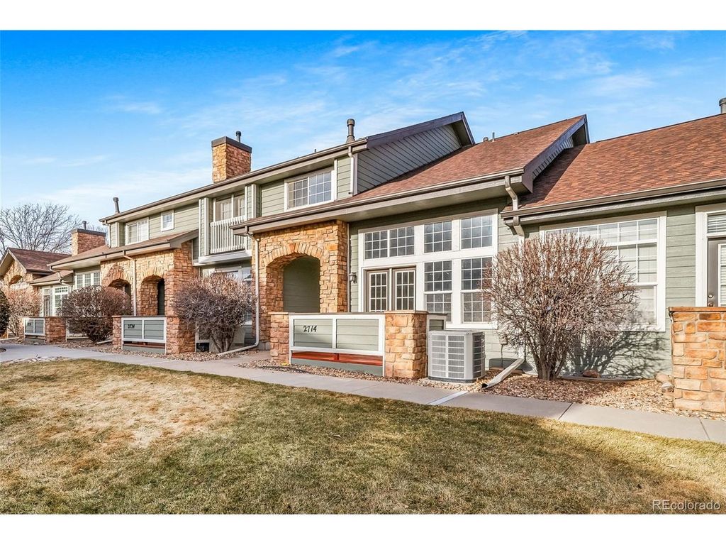 2714 W Greens Ln, Littleton, CO 80123