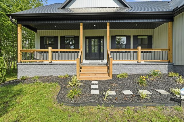 698 Dearman St, Smithville, TN 37166