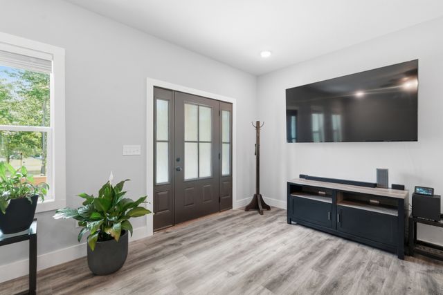 698 Dearman St, Smithville, TN 37166