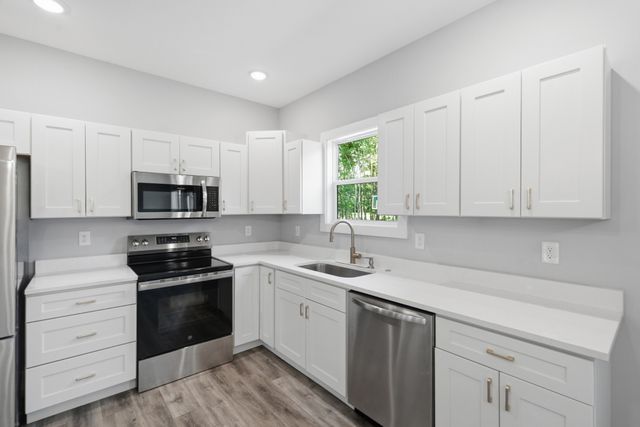 698 Dearman St, Smithville, TN 37166