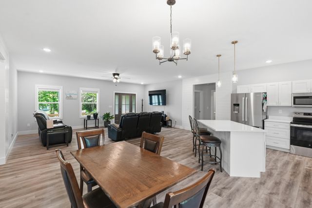 698 Dearman St, Smithville, TN 37166