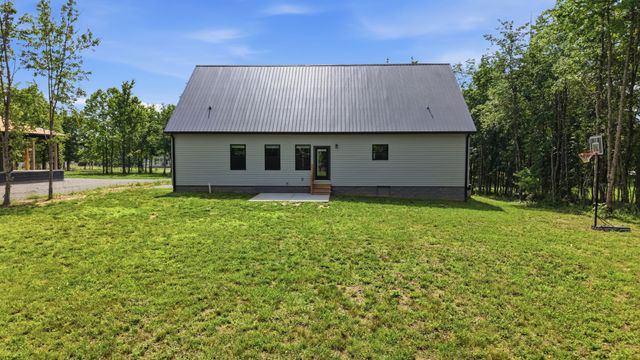 698 Dearman St, Smithville, TN 37166