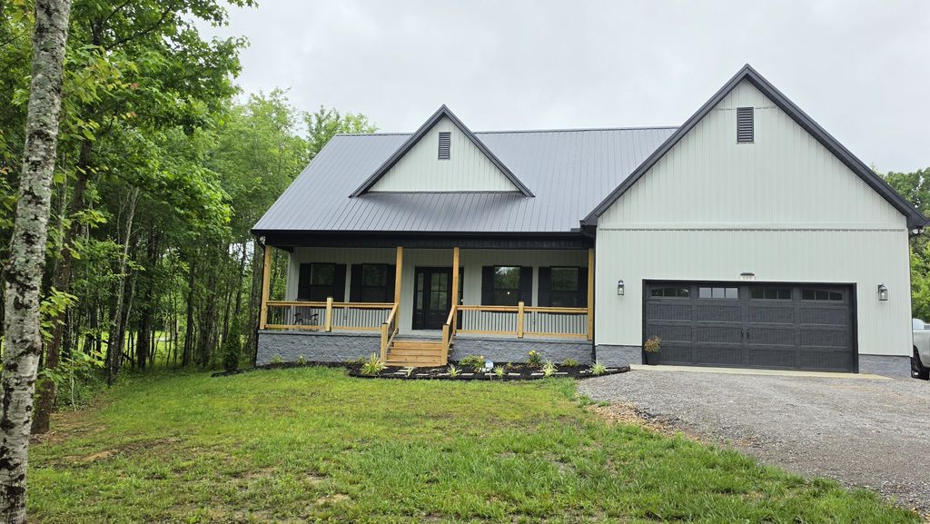 698 Dearman St, Smithville, TN 37166