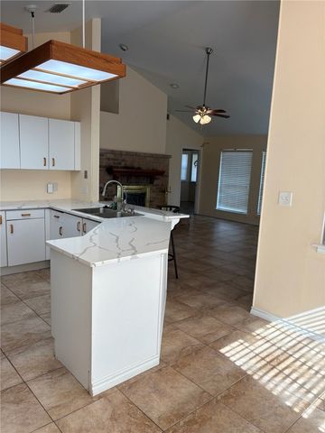 210 Oak Bay St 1102, Rockport, TX 78382