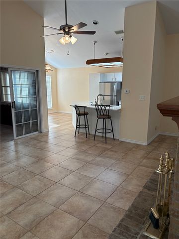 210 Oak Bay St 1102, Rockport, TX 78382