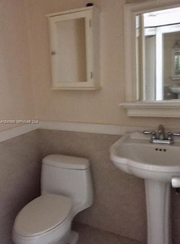 2 Coventry A 2 2, West Palm Beach, FL 33417