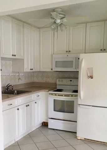 2 Coventry A 2 2, West Palm Beach, FL 33417