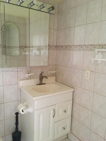 2 Coventry A 2 2, West Palm Beach, FL 33417