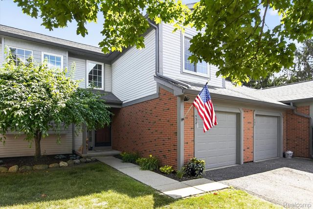 532 Winwood Circle, Walled Lake, MI 48390