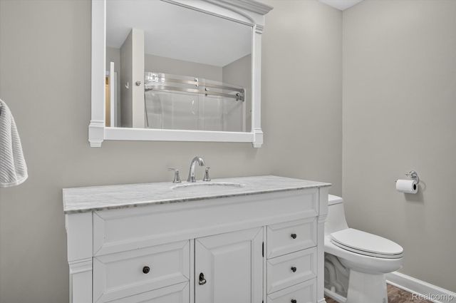 532 Winwood Circle, Walled Lake, MI 48390