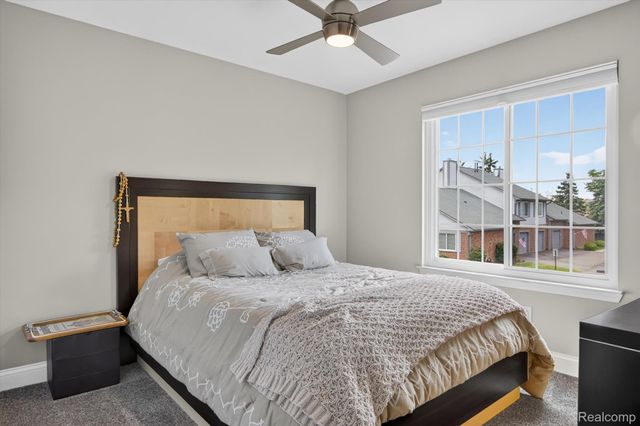 532 Winwood Circle, Walled Lake, MI 48390
