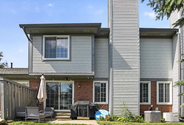 532 Winwood Circle, Walled Lake, MI 48390