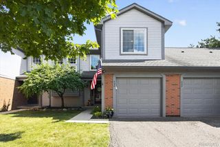 532 Winwood Circle, Walled Lake, MI 48390
