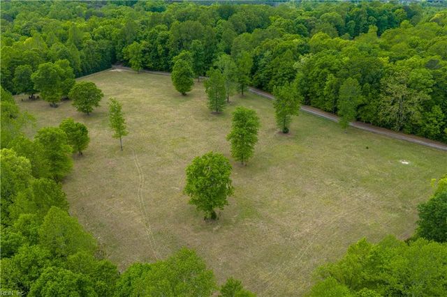 9652 Laurelwood LN, Gloucester, VA 23061