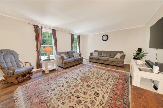 9652 Laurelwood LN, Gloucester, VA 23061