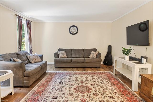 9652 Laurelwood LN, Gloucester, VA 23061
