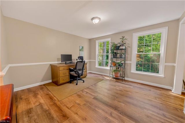 9652 Laurelwood LN, Gloucester, VA 23061