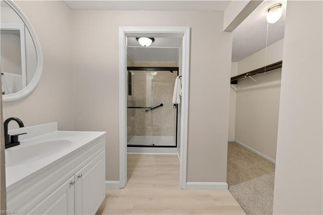 9652 Laurelwood LN, Gloucester, VA 23061